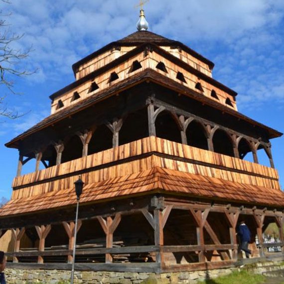 Деревянная церковь Архистратига Михаила